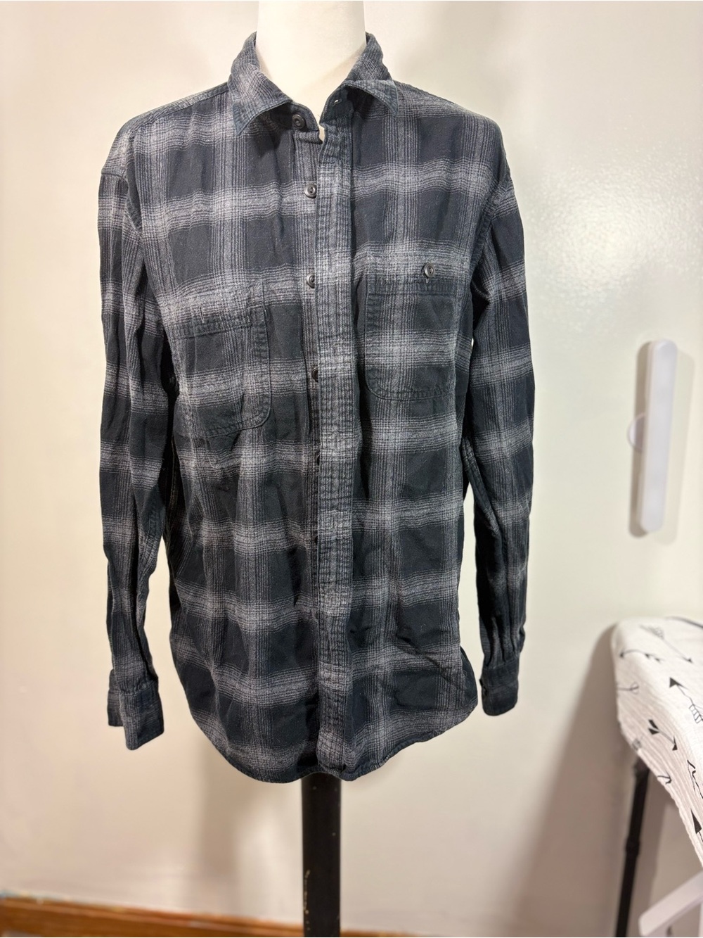Uniqlo Charcoal & Light Gray Plaid Button-Down Shirt